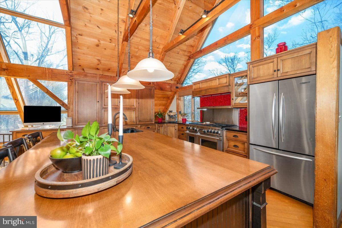 213 Sherwood Road photo 16