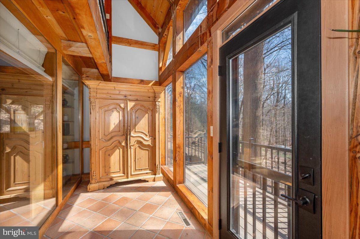 213 Sherwood Road photo 22