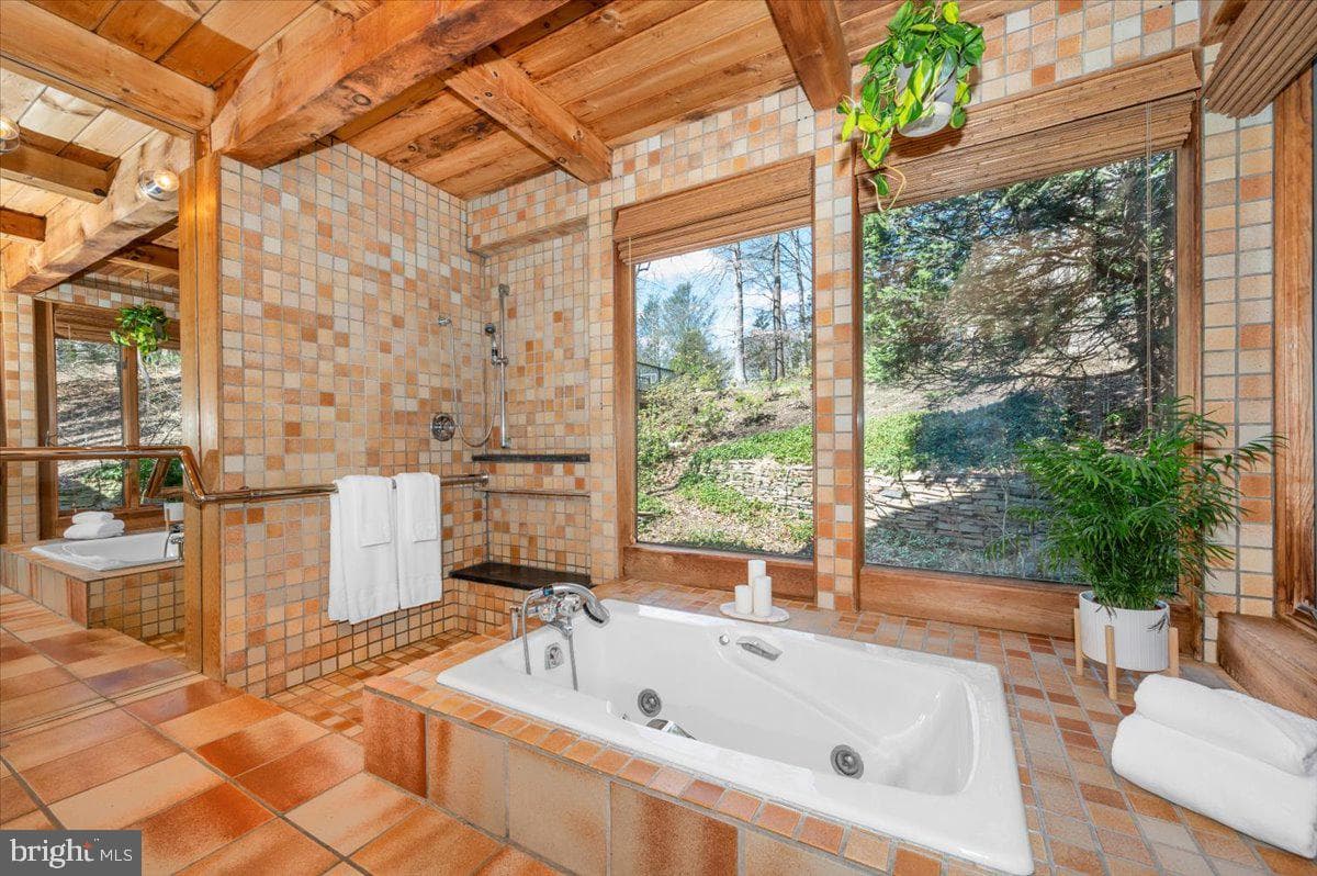 213 Sherwood Road photo 29
