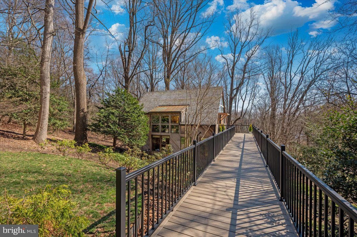 213 Sherwood Road photo 52