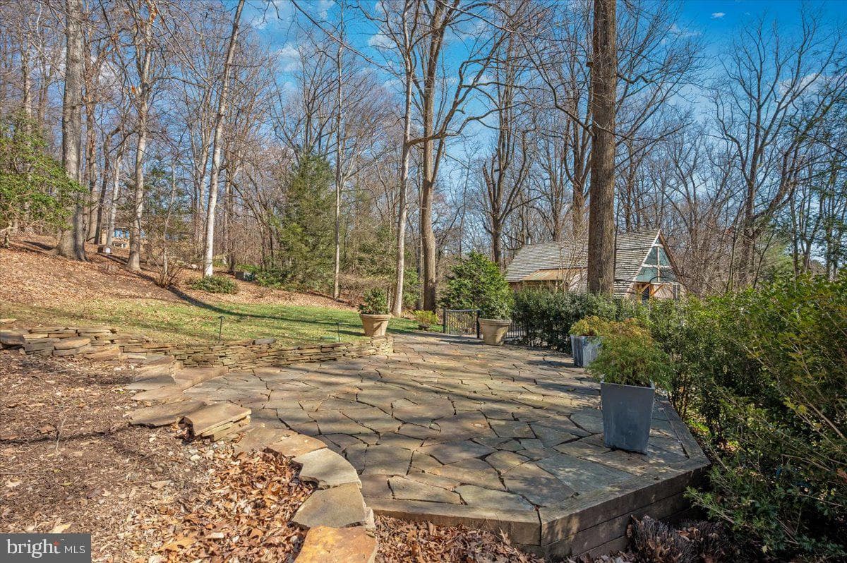 213 Sherwood Road photo 63