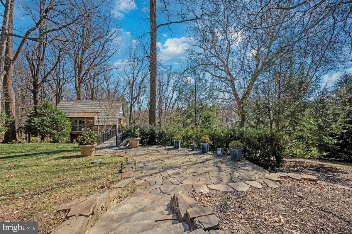 213 Sherwood Road photo 64