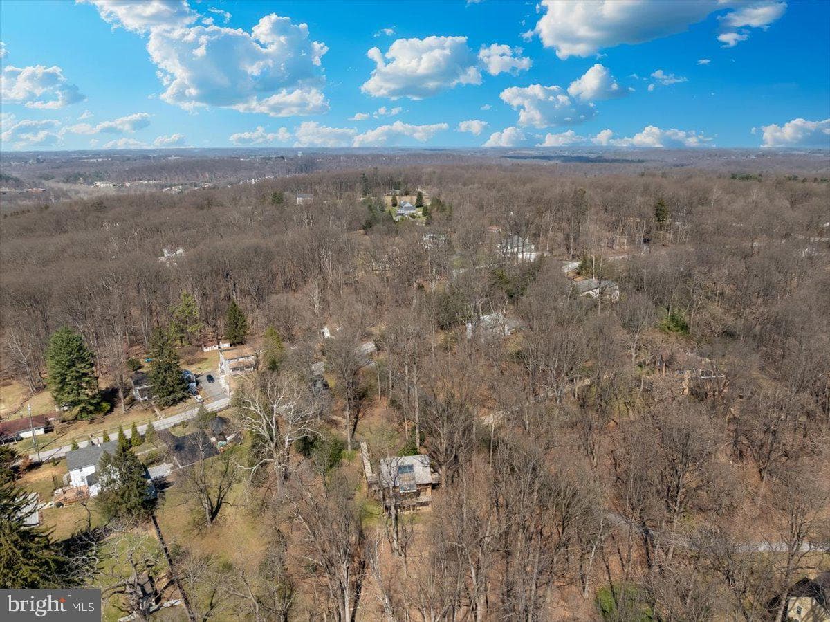 213 Sherwood Road photo 69