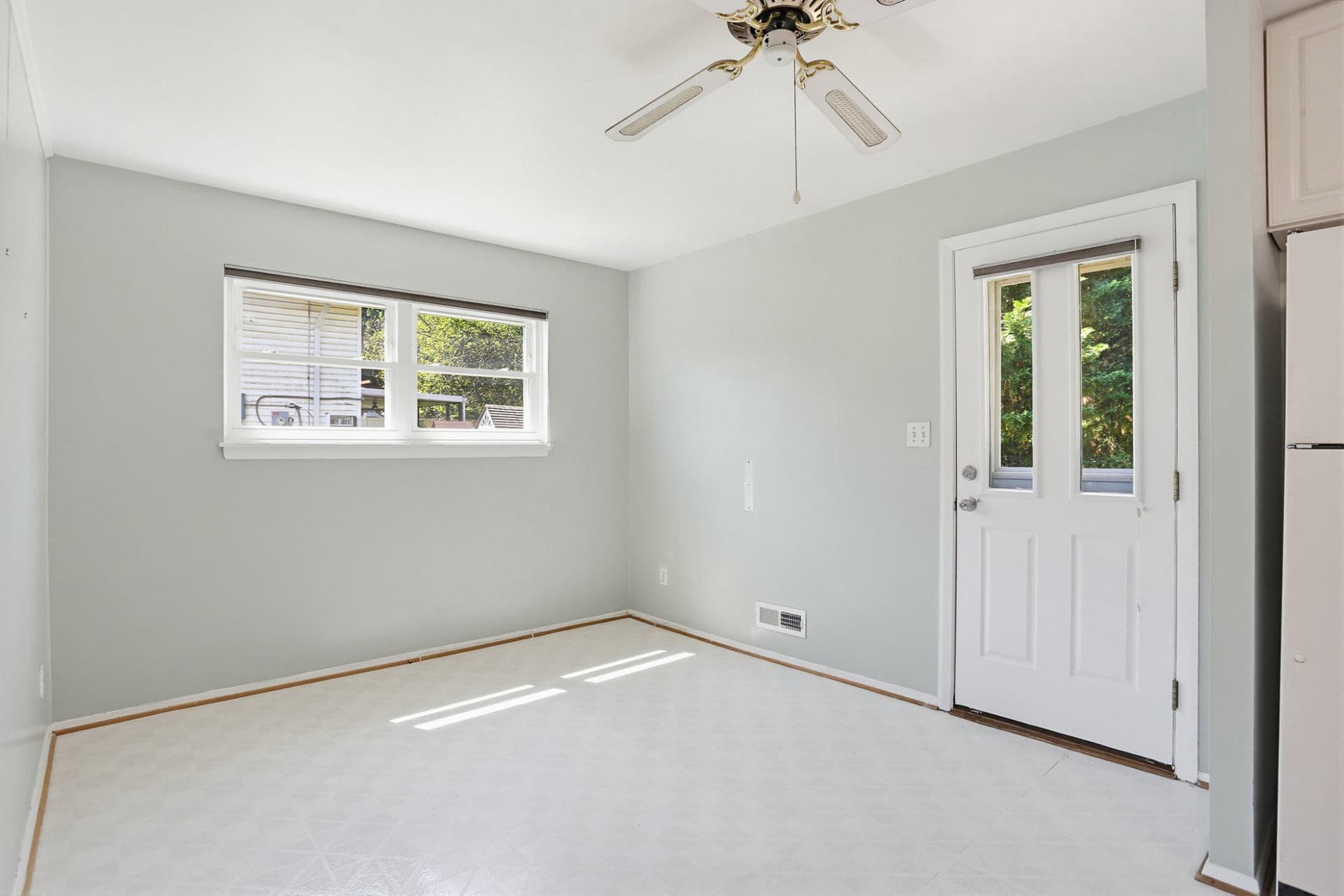 8145 Scotts Level Road photo 11