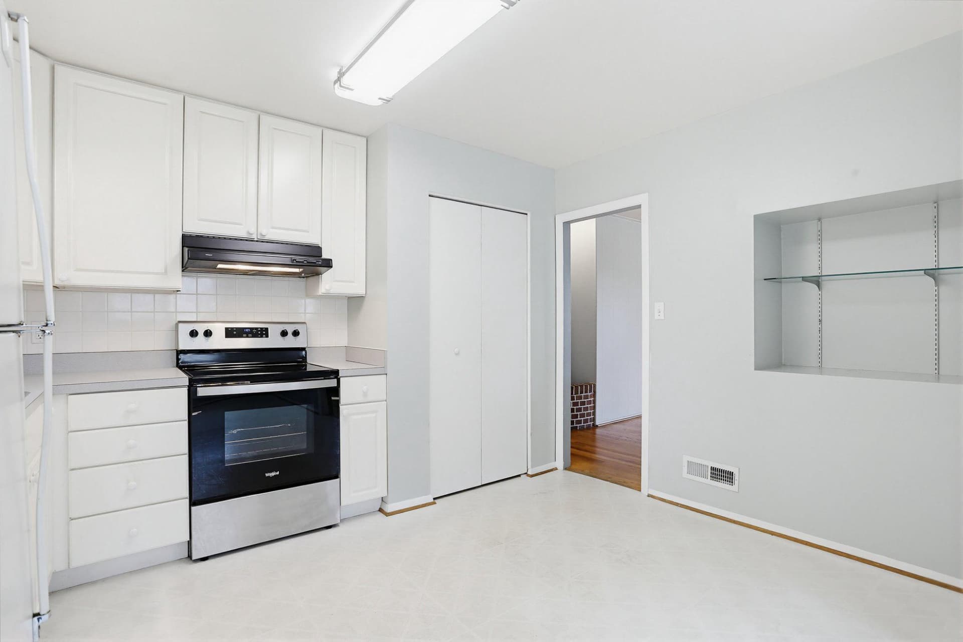 8145 Scotts Level Road photo 13