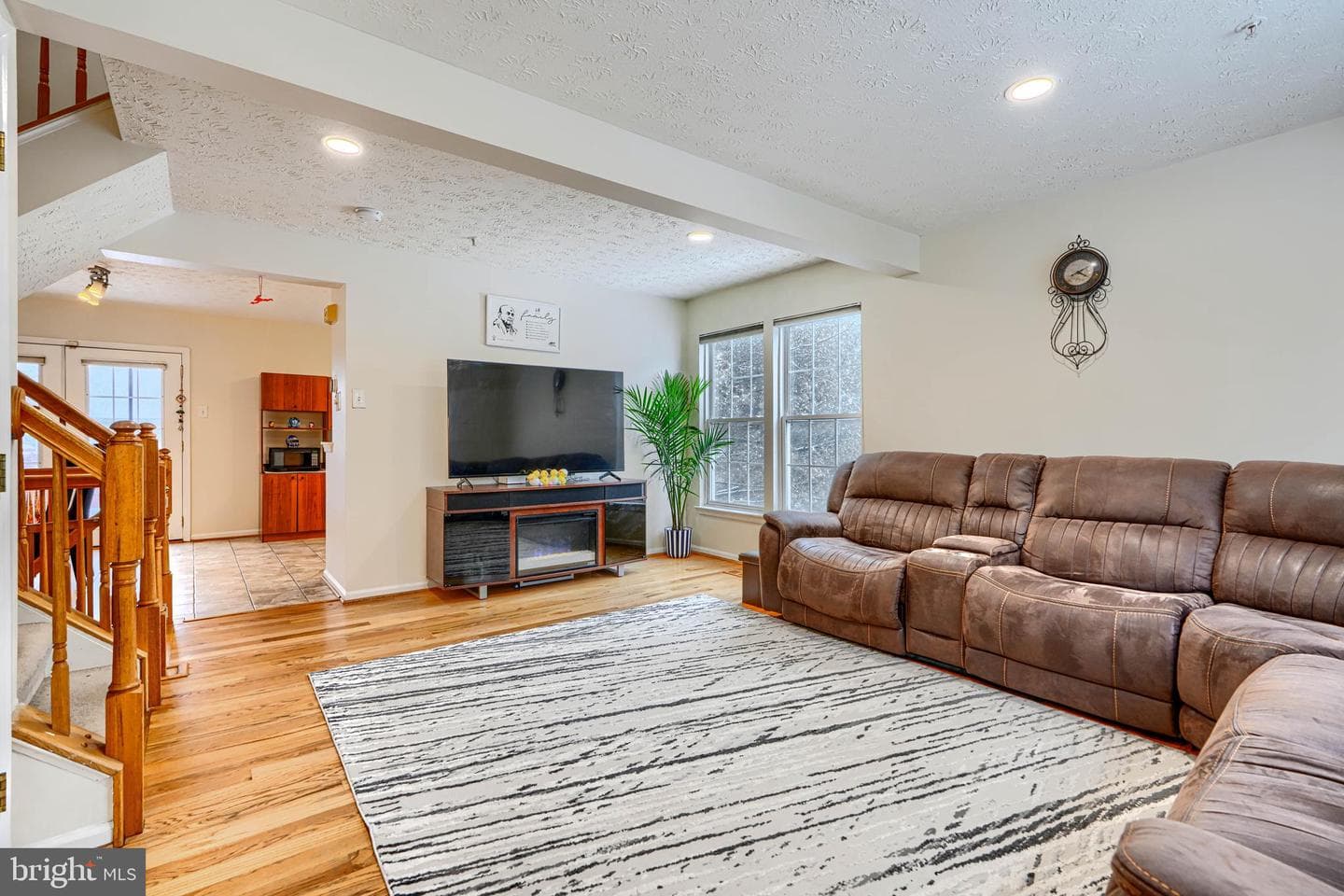 10 Bluestem Court photo 4
