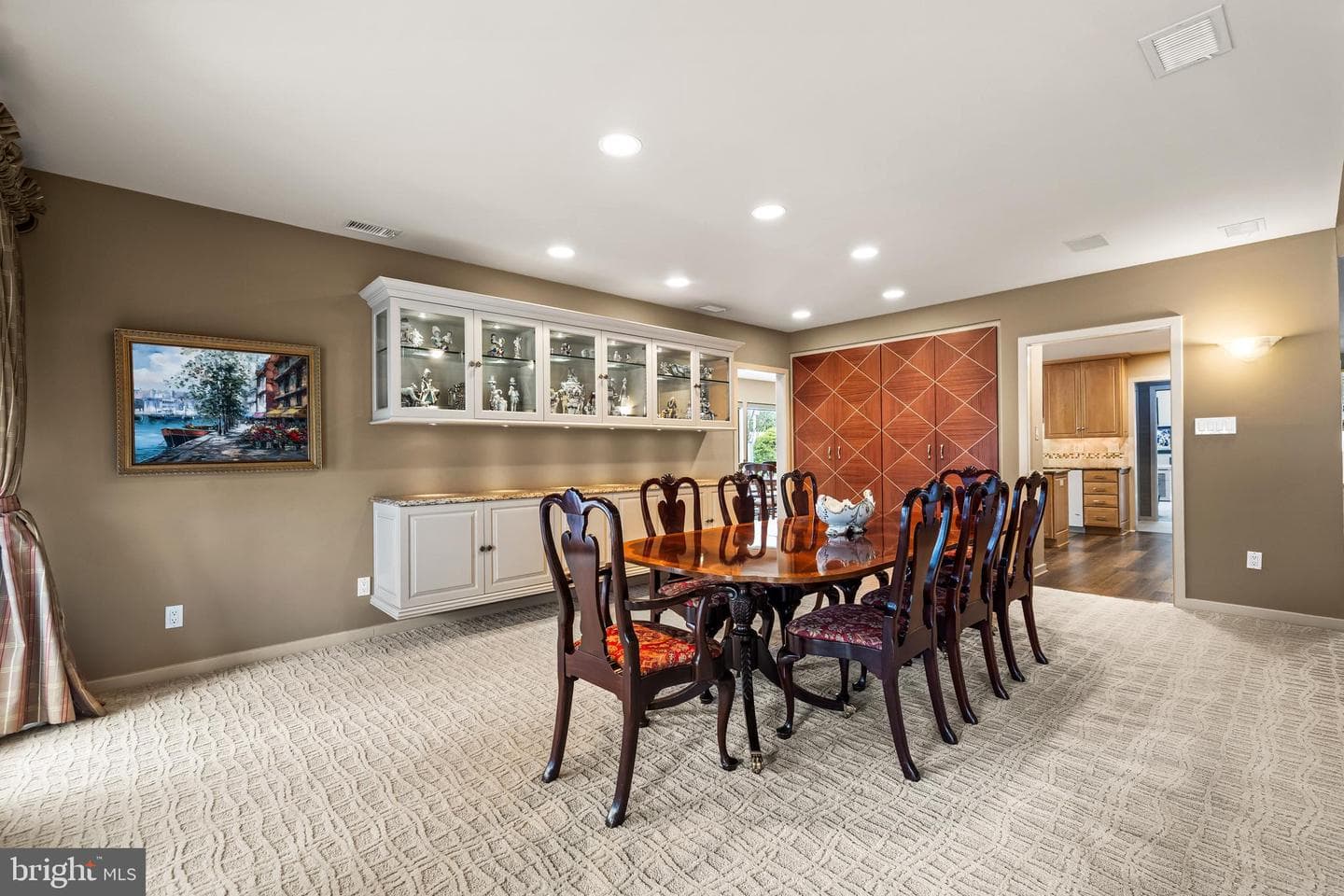 4 Regency Court #4 photo 12