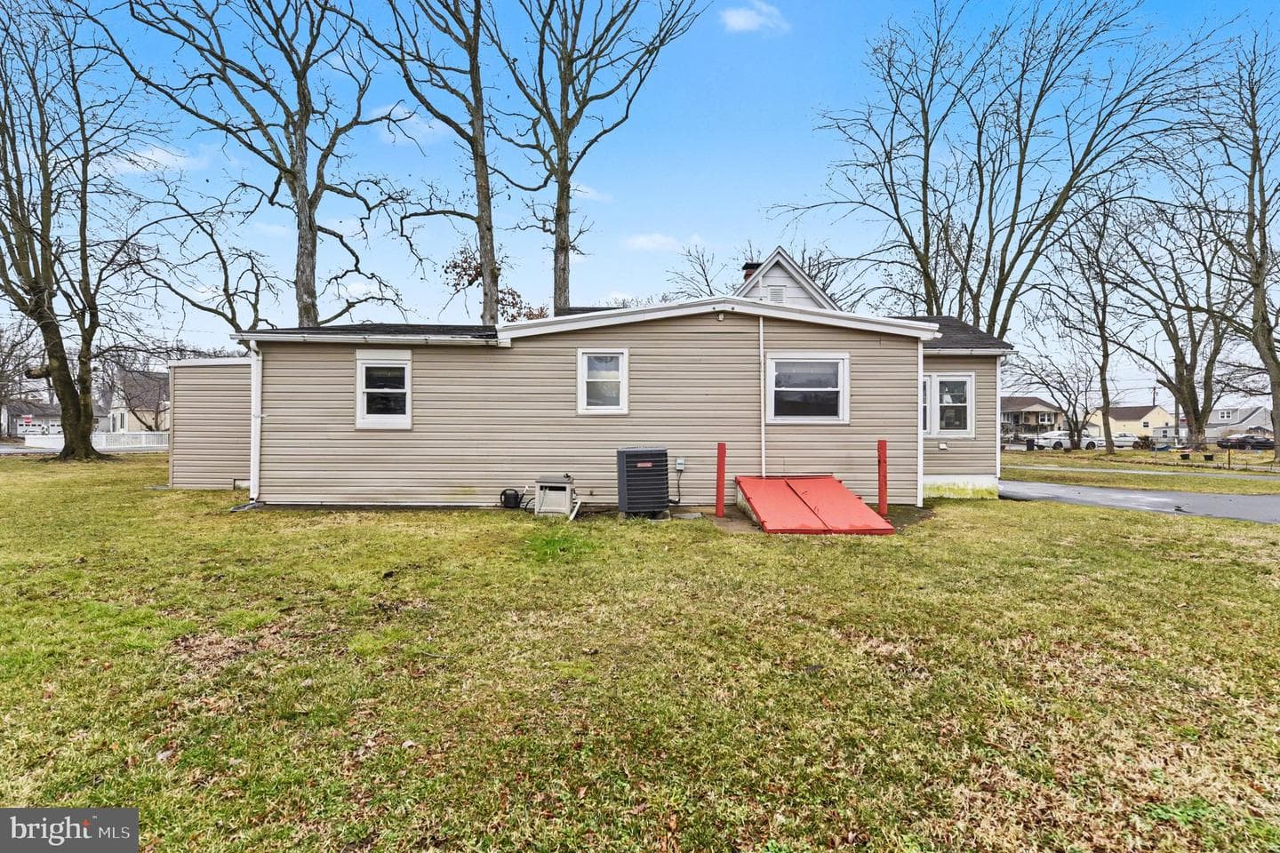 908 Meadow Avenue photo 24
