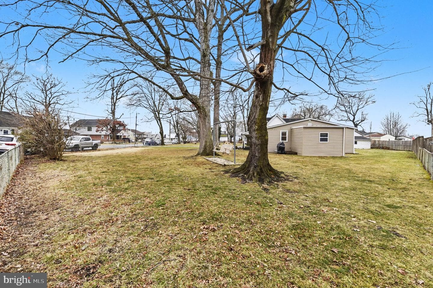 908 Meadow Avenue photo 26
