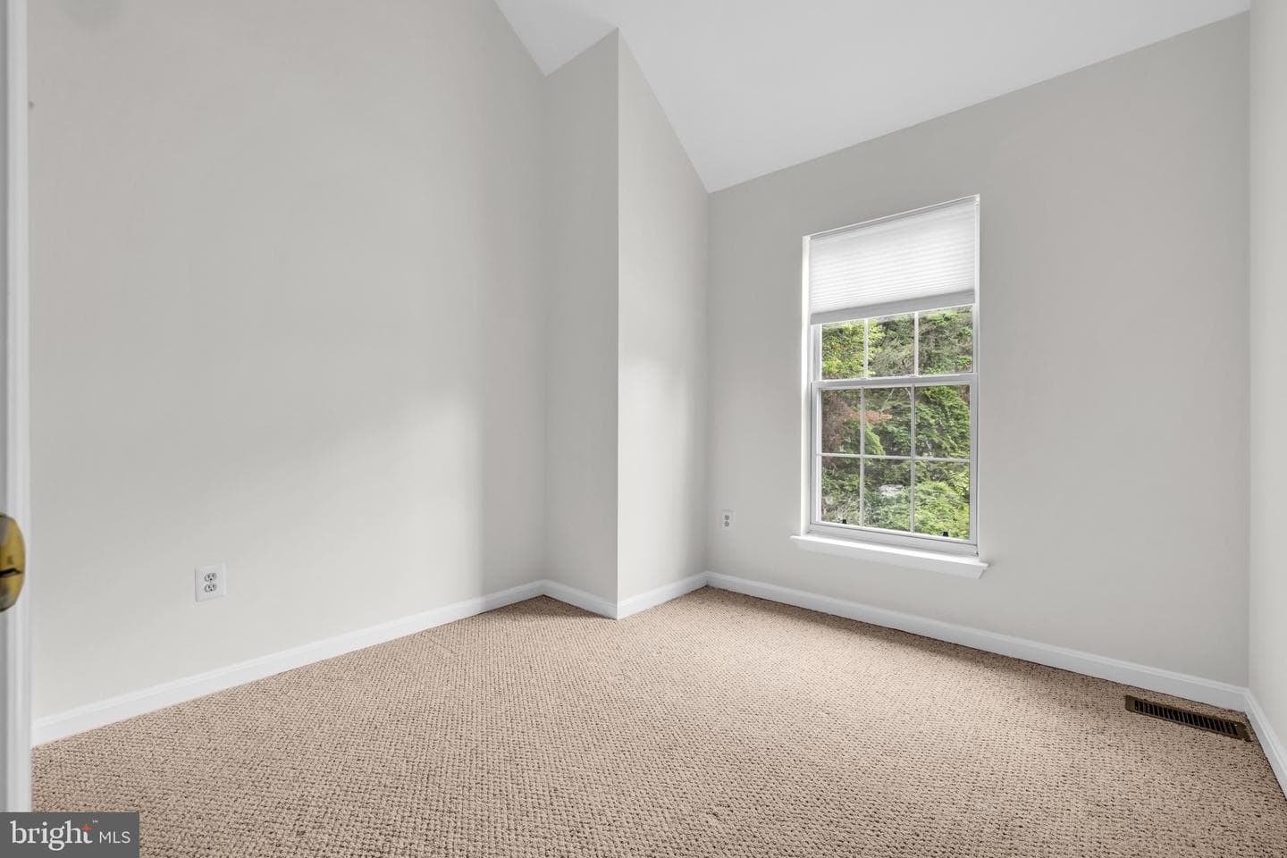 4816 Wainwright photo 33
