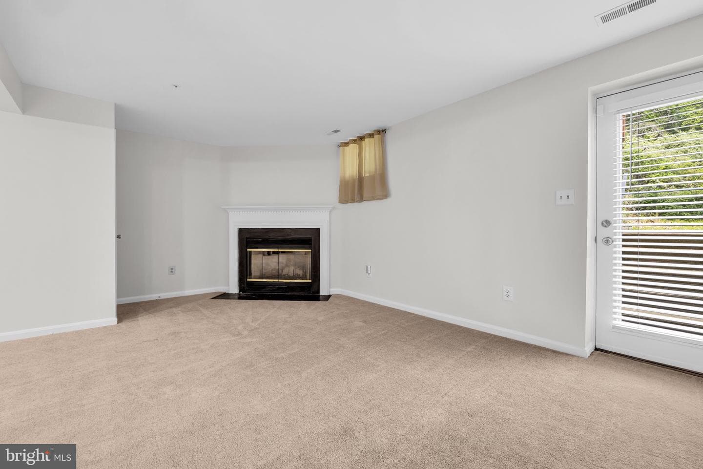 4816 Wainwright photo 49
