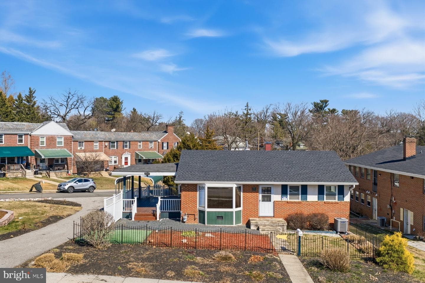 723 Braeside Road photo 2