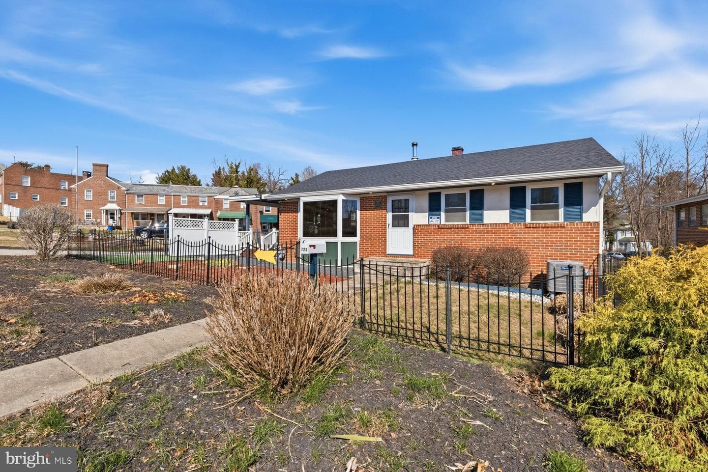 723 Braeside Road photo 7