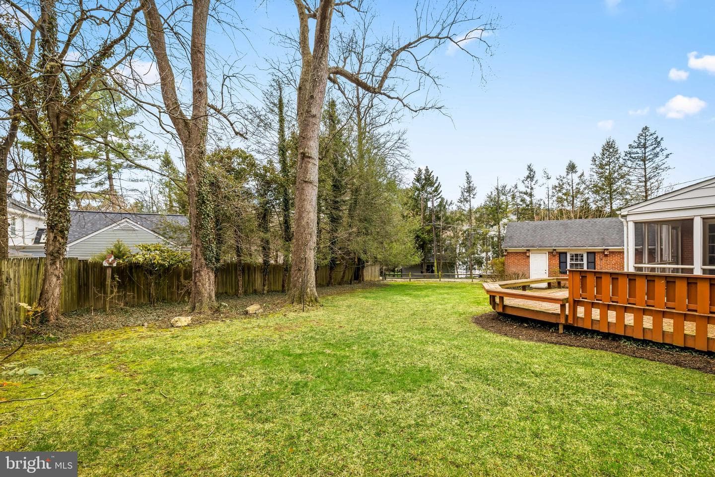 1607 Ruxton Road photo 24