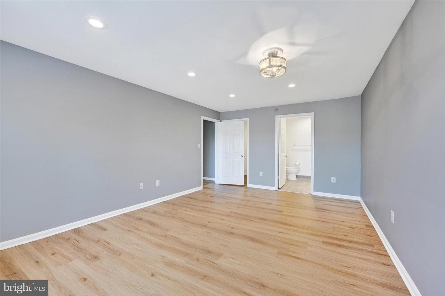 4500 Chaucer Way #403 photo 14