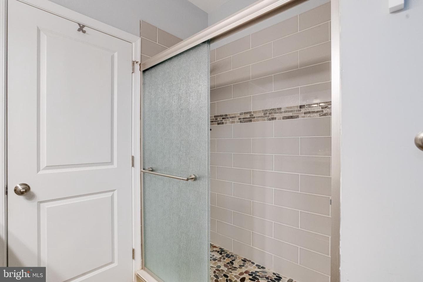 708 Hyde Park Road photo 33