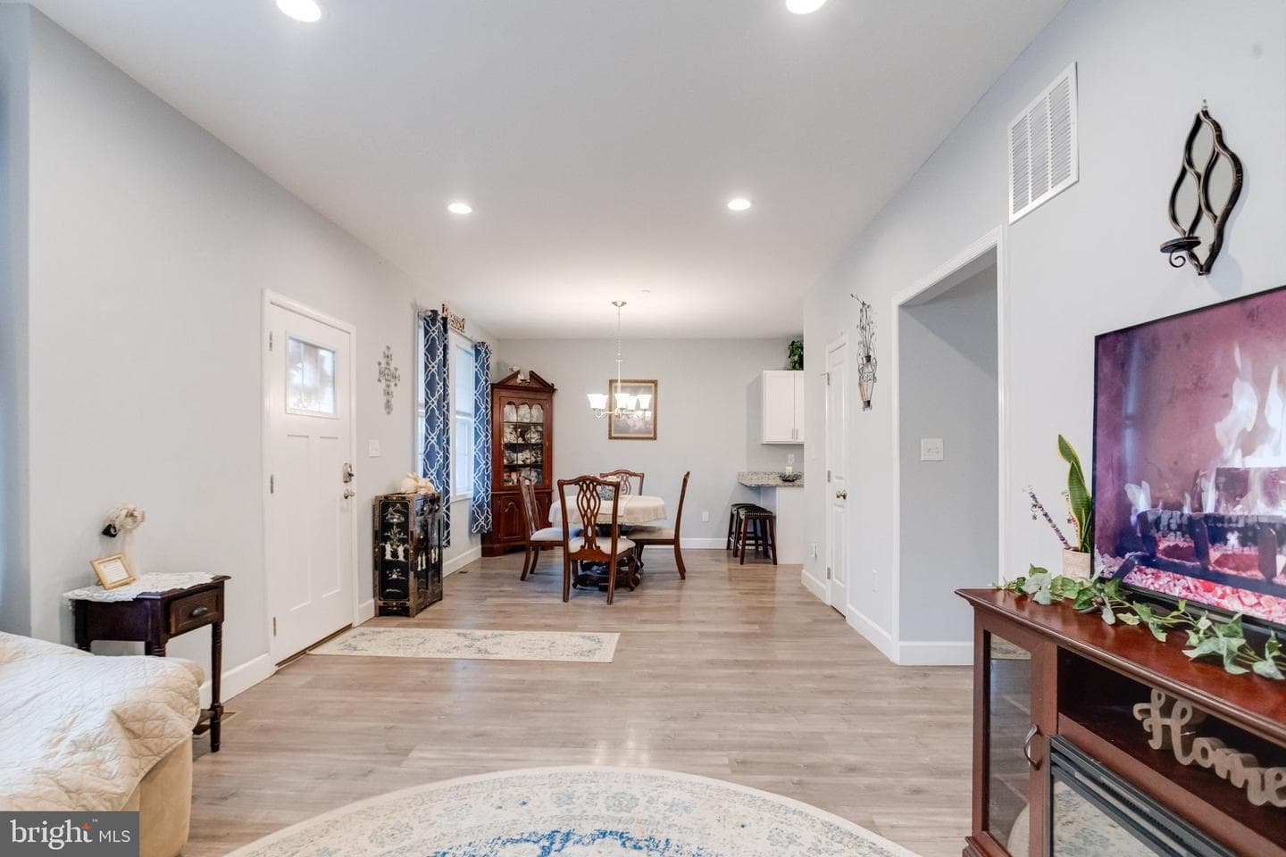 708 Hyde Park Road photo 9