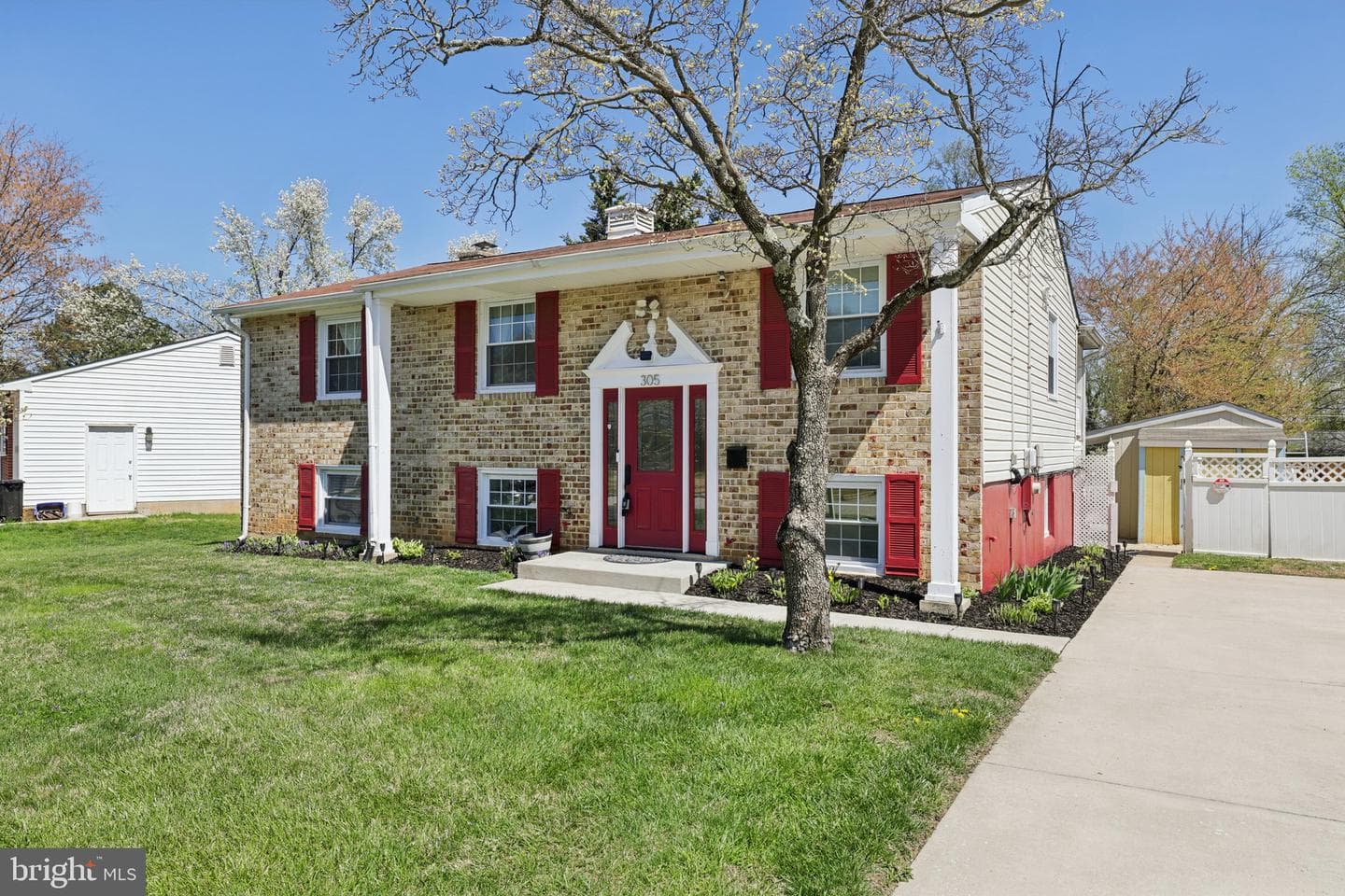 305 Janet Road photo 4