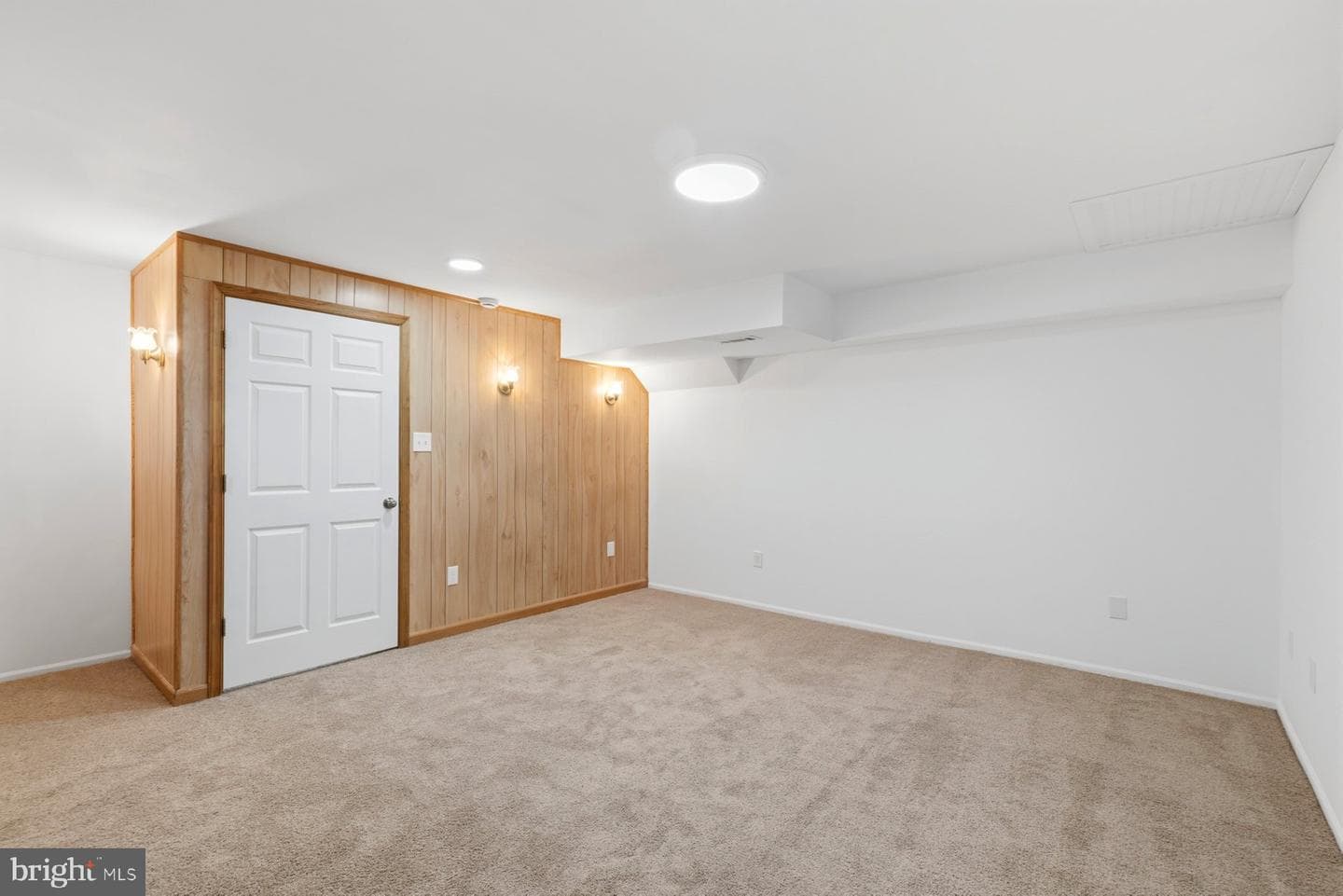 9015 Tarpleys Circle photo 28
