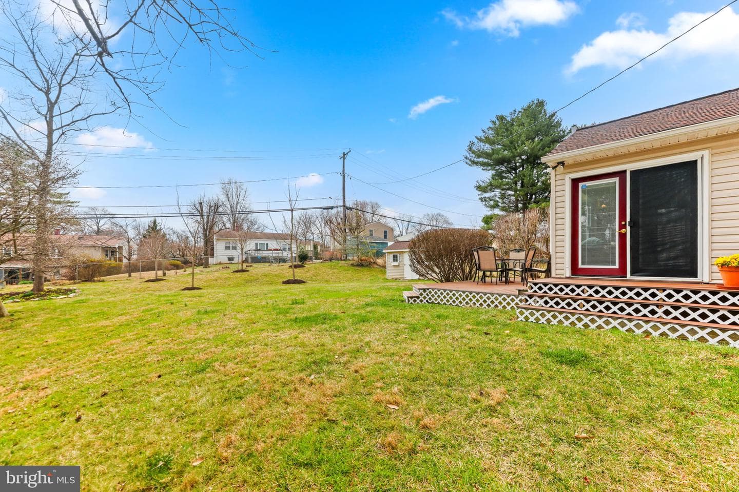 211 Bond Avenue photo 47