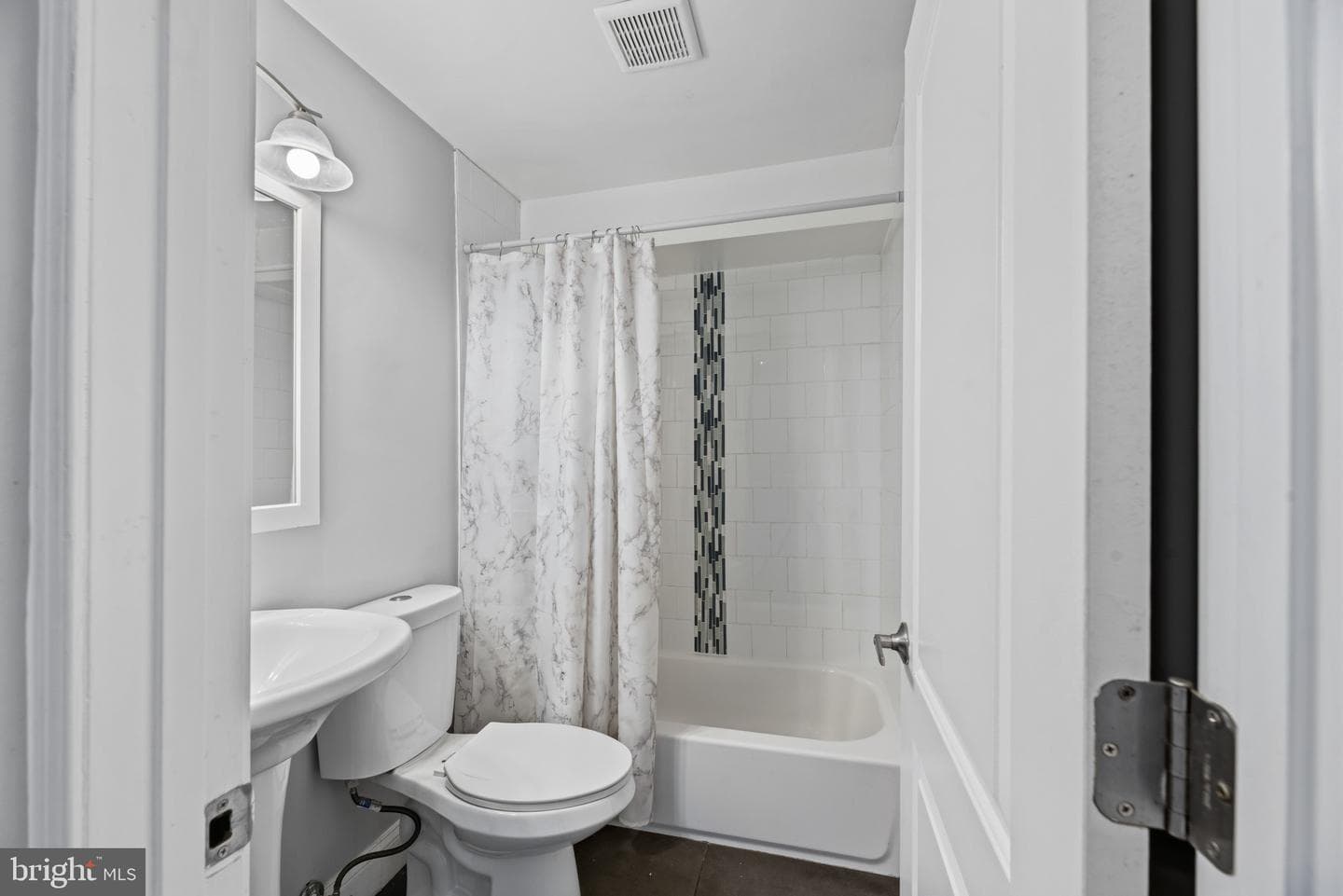 353 Leeanne Road photo 12
