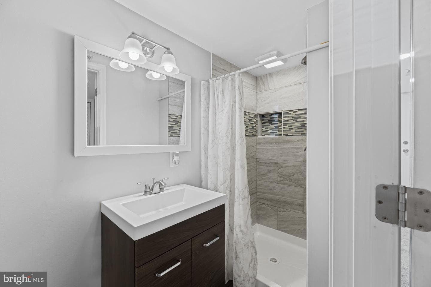 353 Leeanne Road photo 20