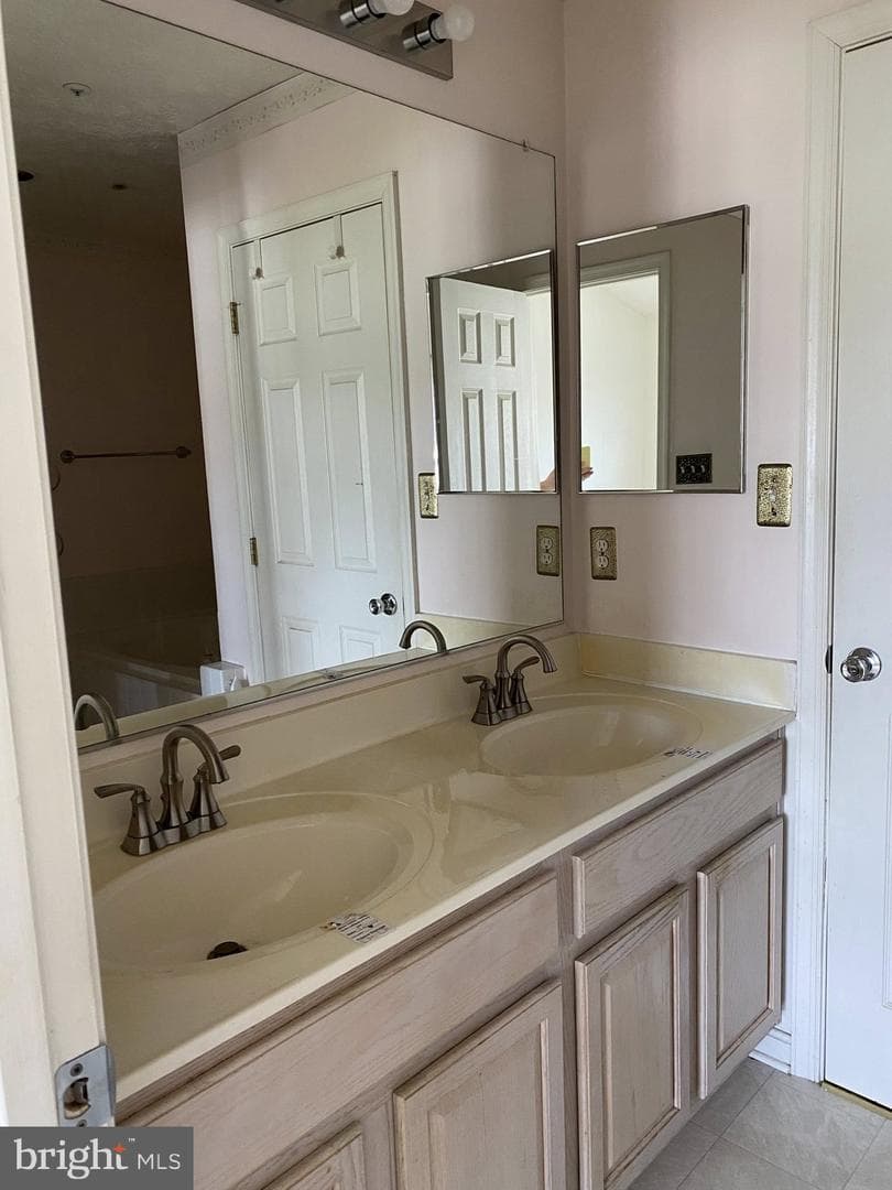 2721 Claybrooke Drive photo 4