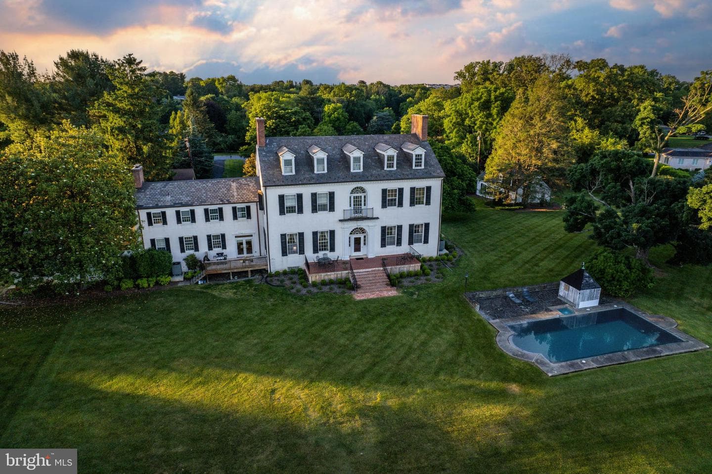 2207 Eastlake Road photo 16