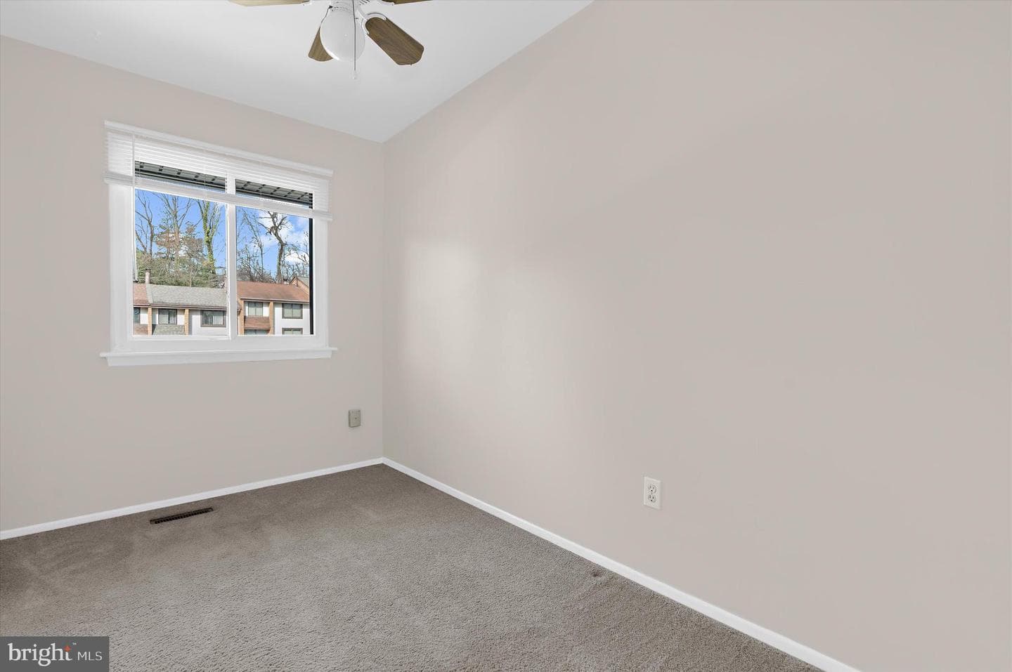 9221 Bellbeck Road photo 24