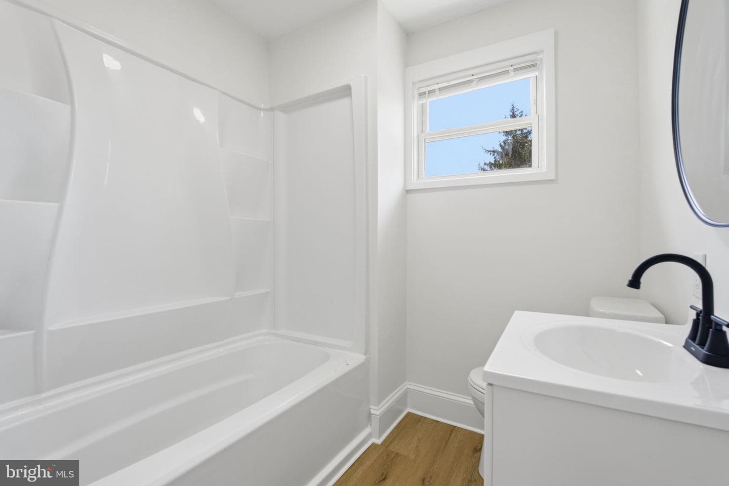 604 Military Avenue photo 2