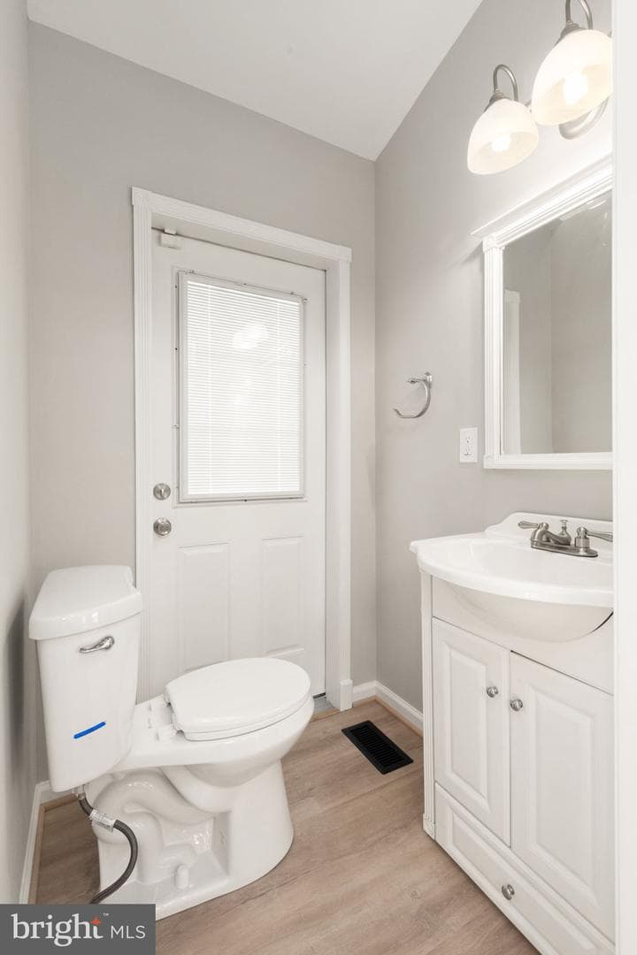 7512 Battle Grove Circle photo 11