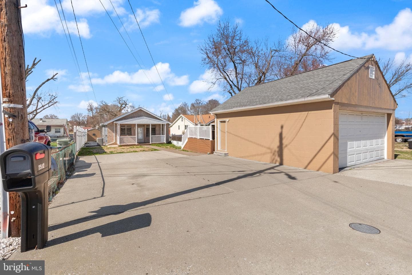 7512 Battle Grove Circle photo 3