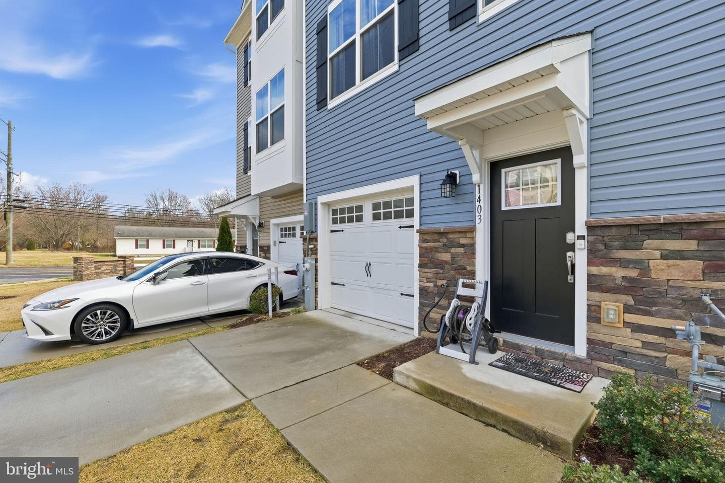 1403 Hudson View Road photo 2