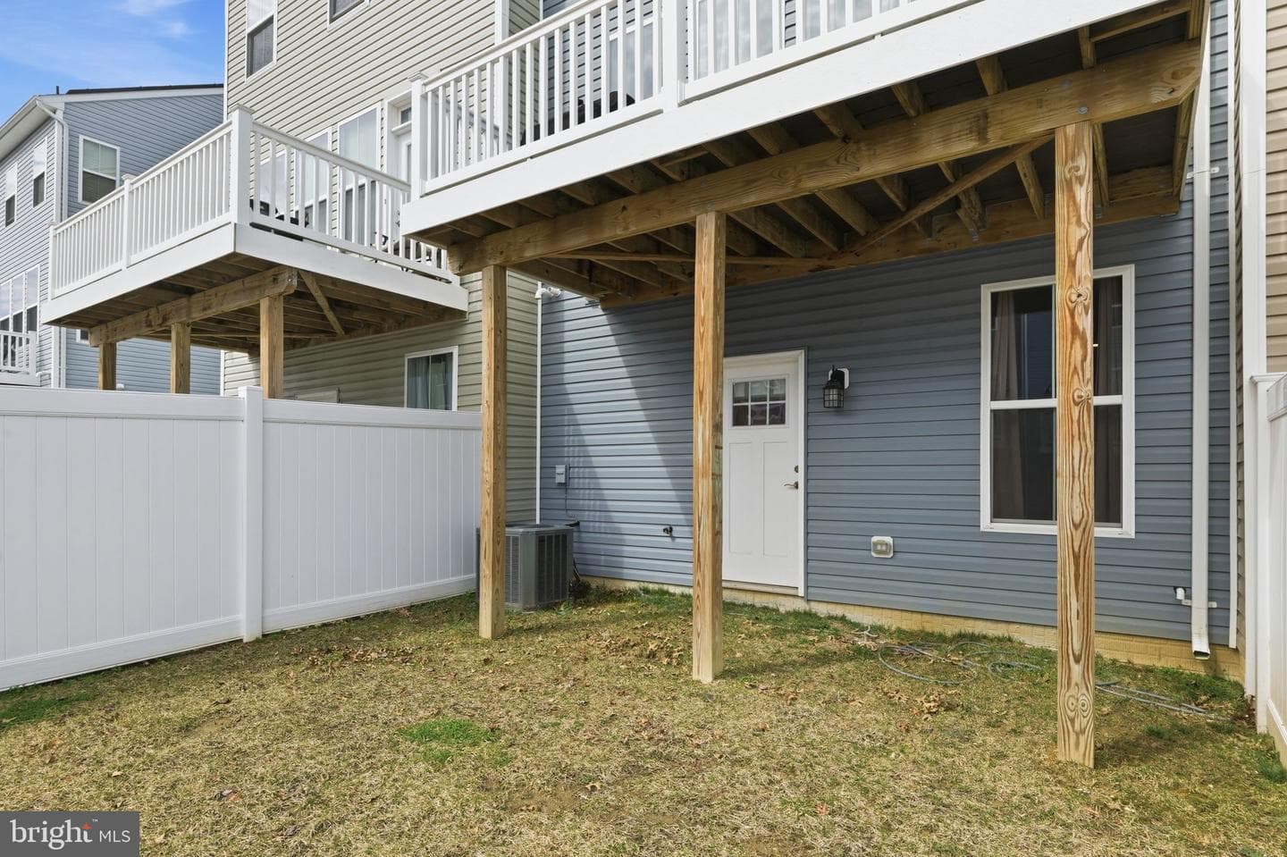 1403 Hudson View Road photo 4