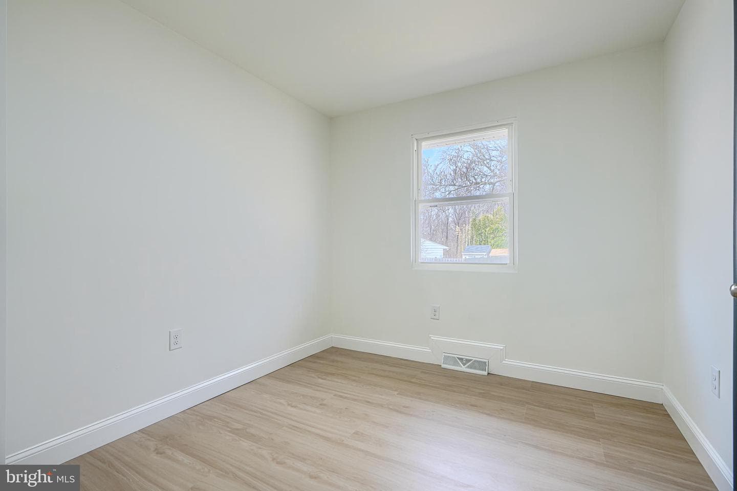 3750 Trent Road photo 18