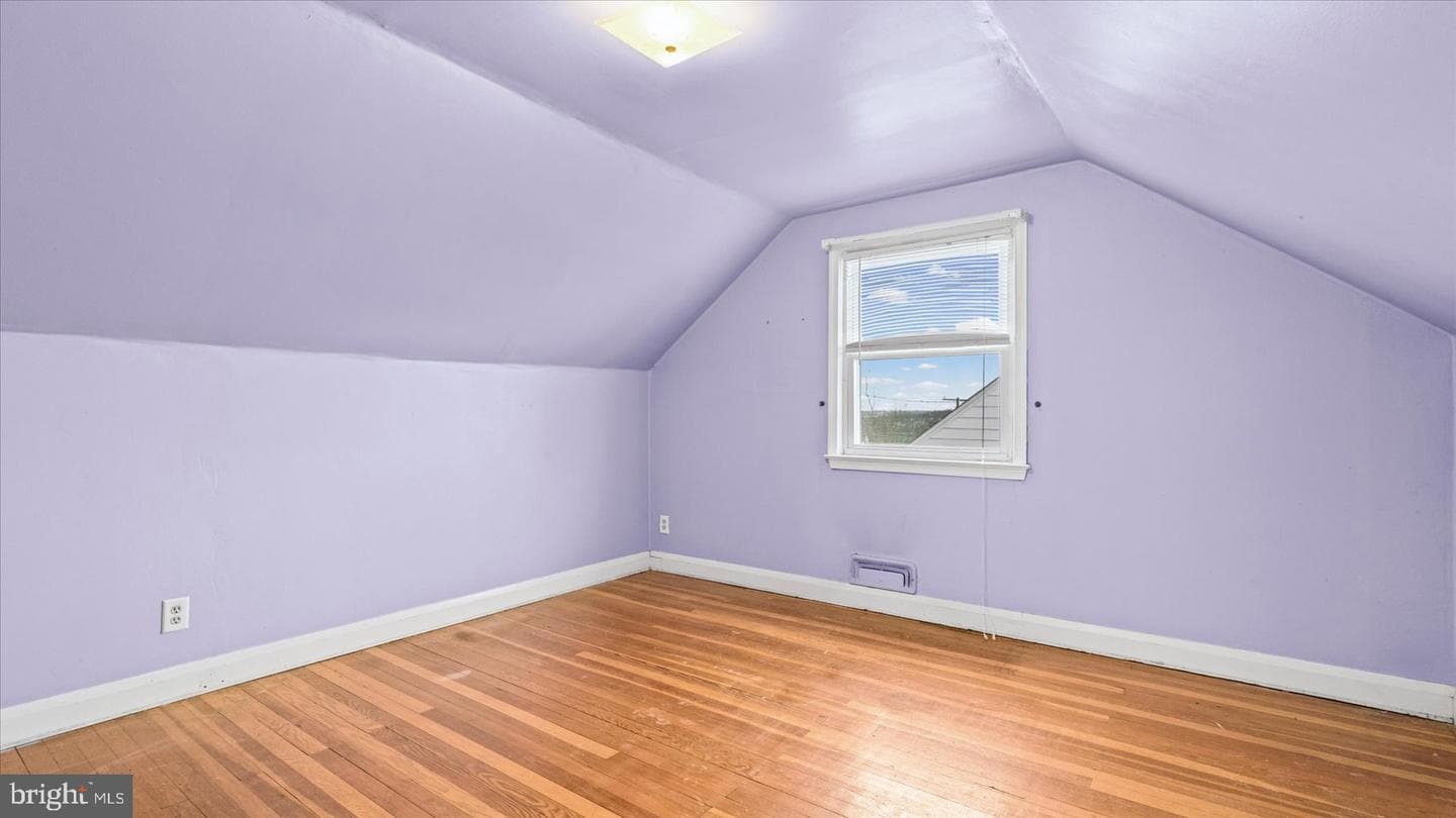 1821 Weyburn Road photo 22