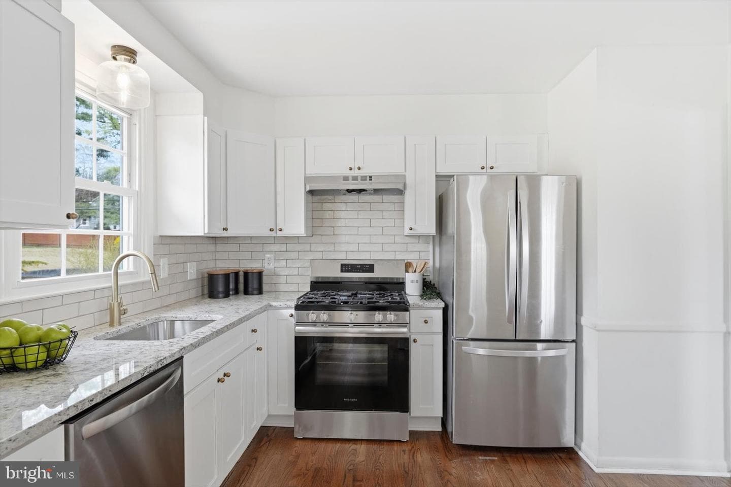 8610 Valleyfield Road photo 12
