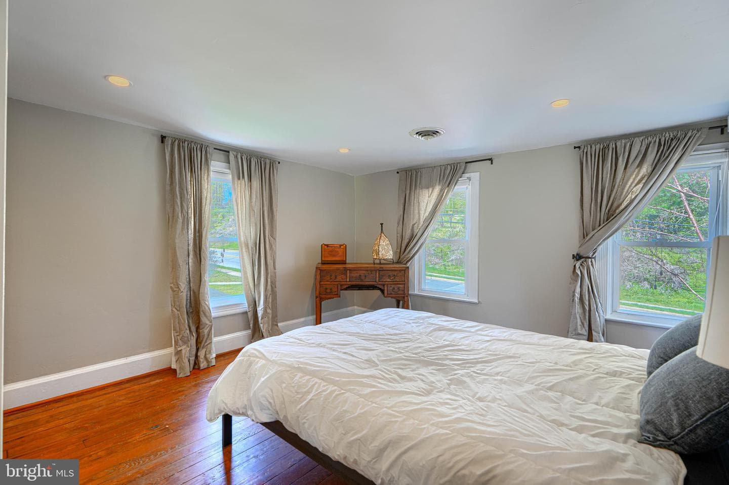 1723 W Joppa Road photo 31