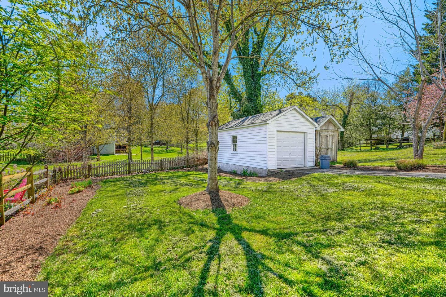 1723 W Joppa Road photo 4