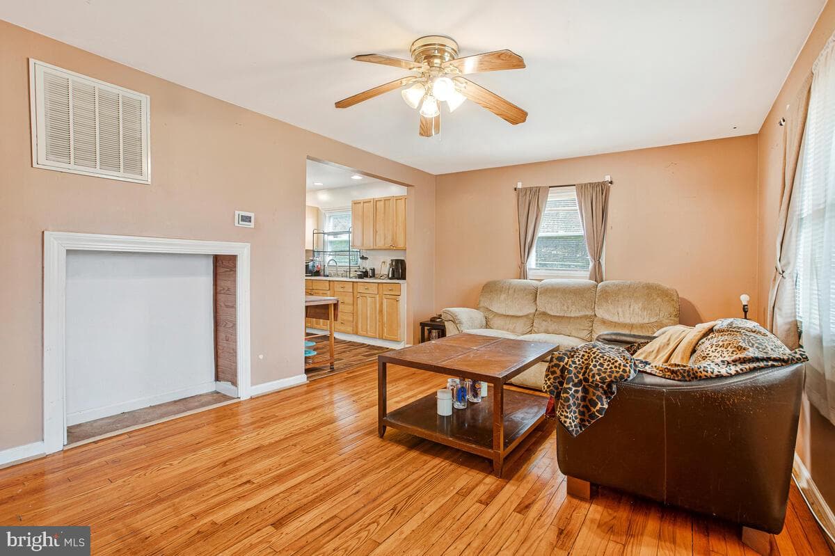 1010 Chesaco Avenue photo 3