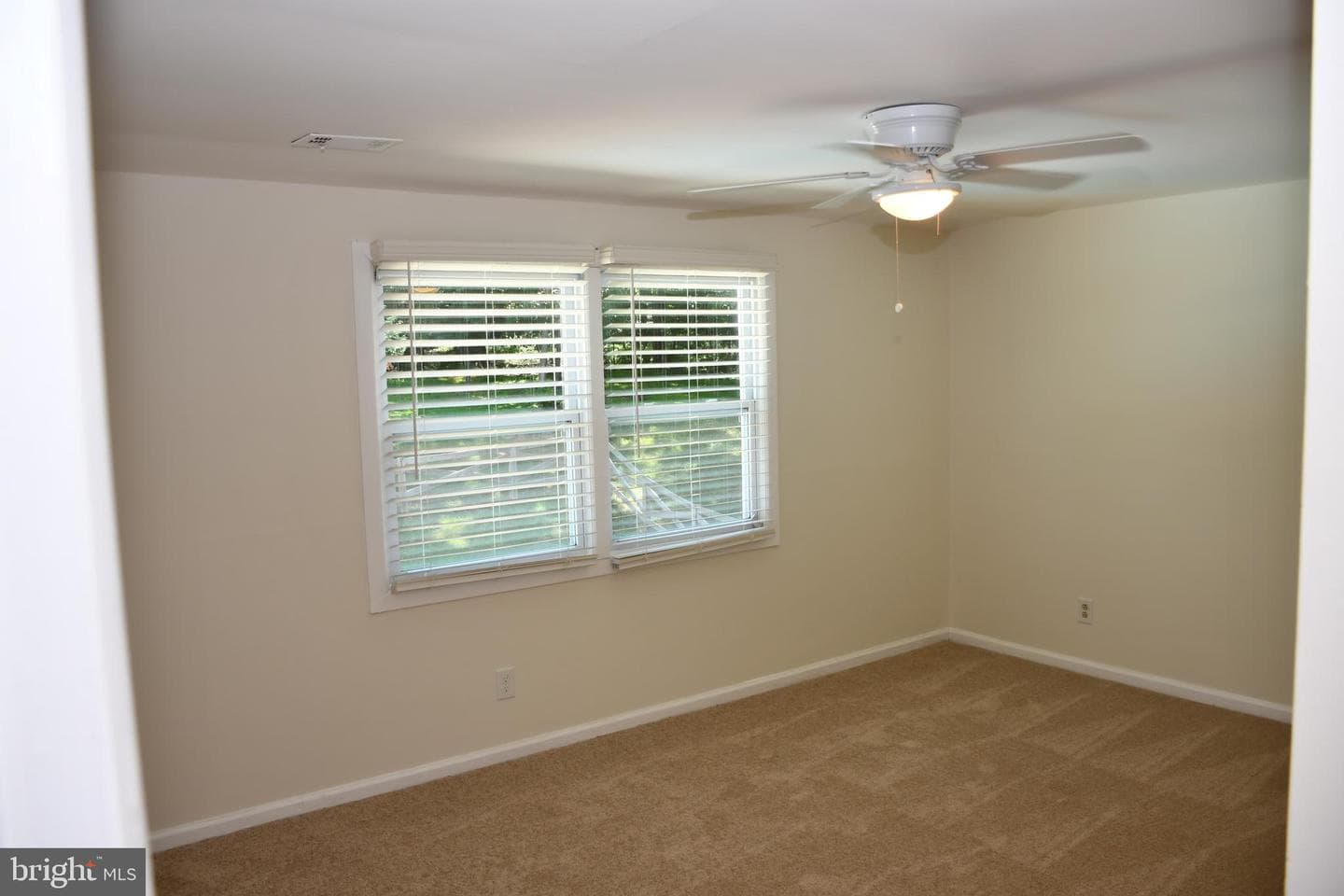 9 Rainbow Court photo 27