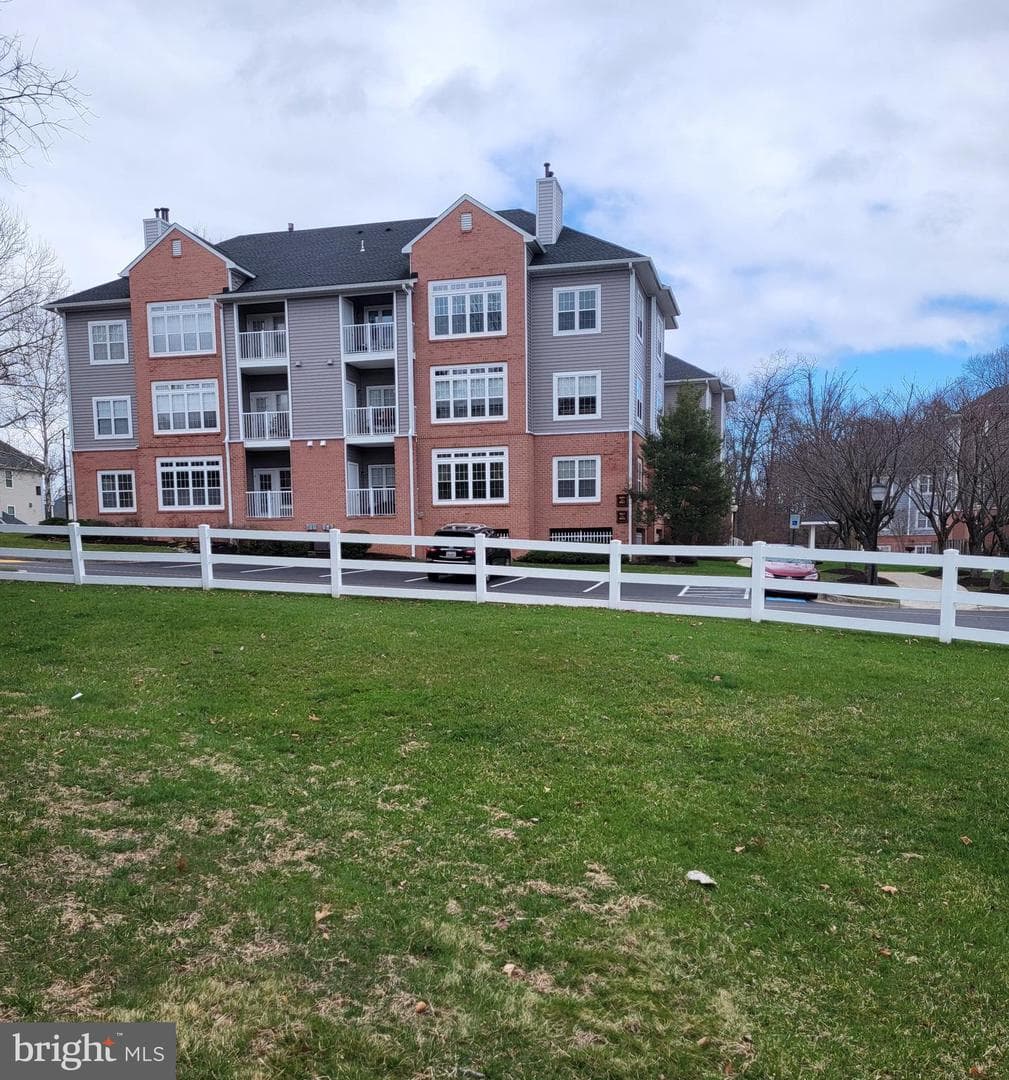 8801 Groffs Mill Drive #8801 photo 3