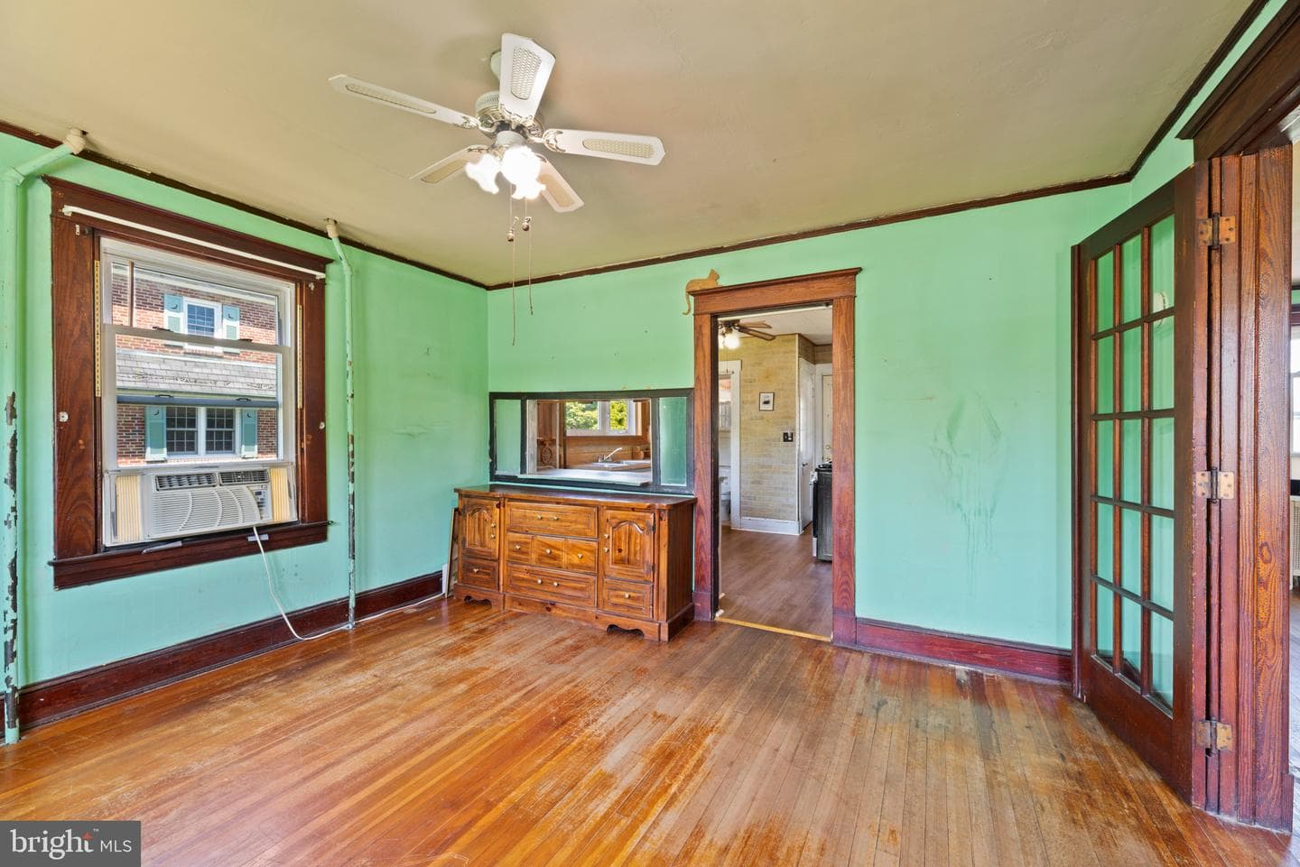 115 Hilton Avenue photo 13