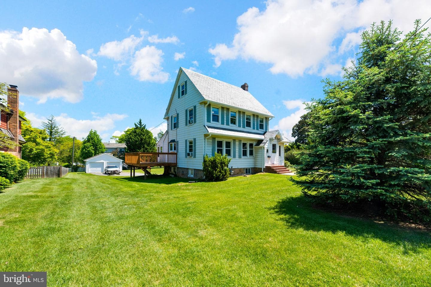 115 Hilton Avenue photo 33