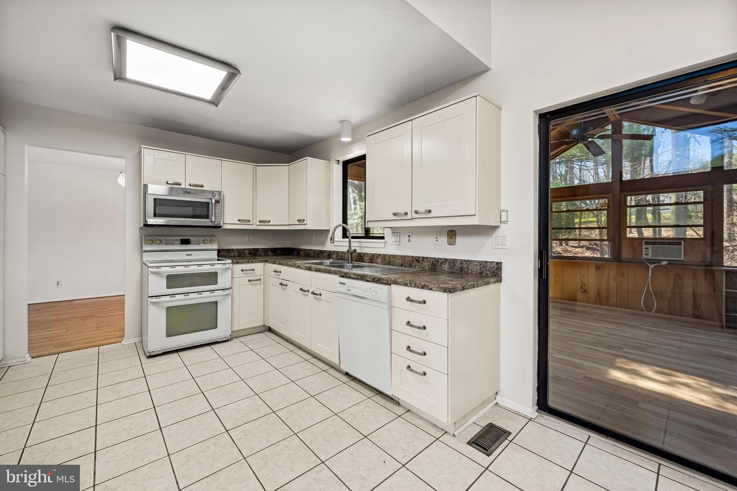 12204 Velvet Hill Drive photo 12