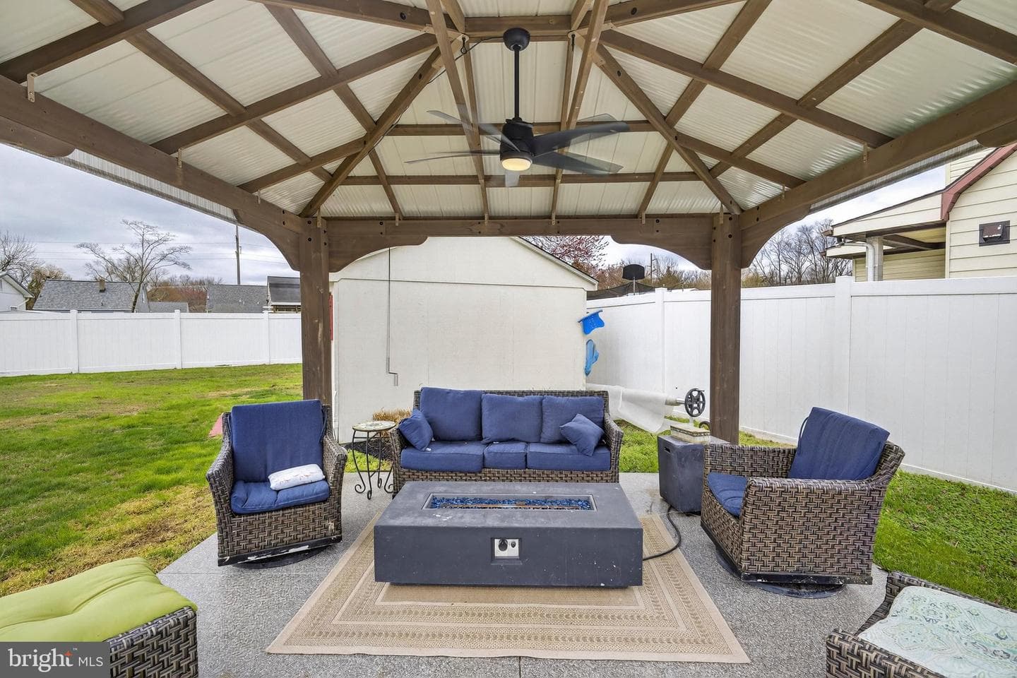 804 Pineview Place photo 64