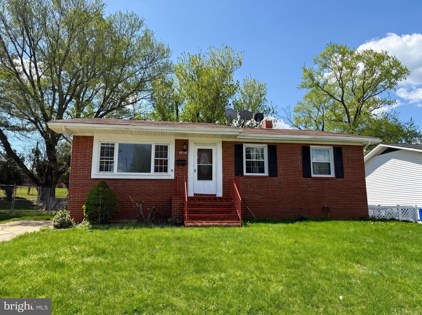 8907 Maplebrook Road photo 2
