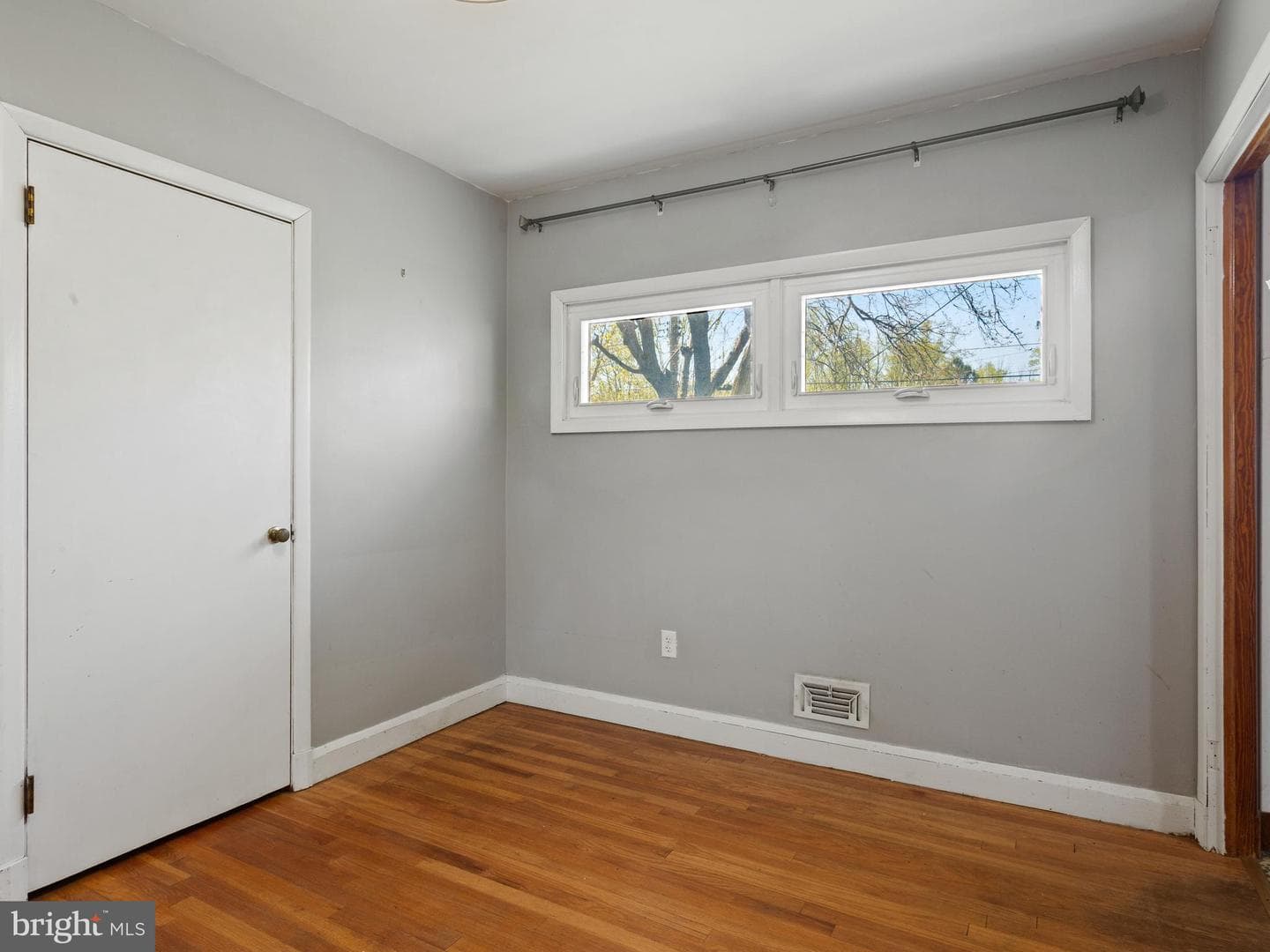 2825 Erie Avenue photo 10