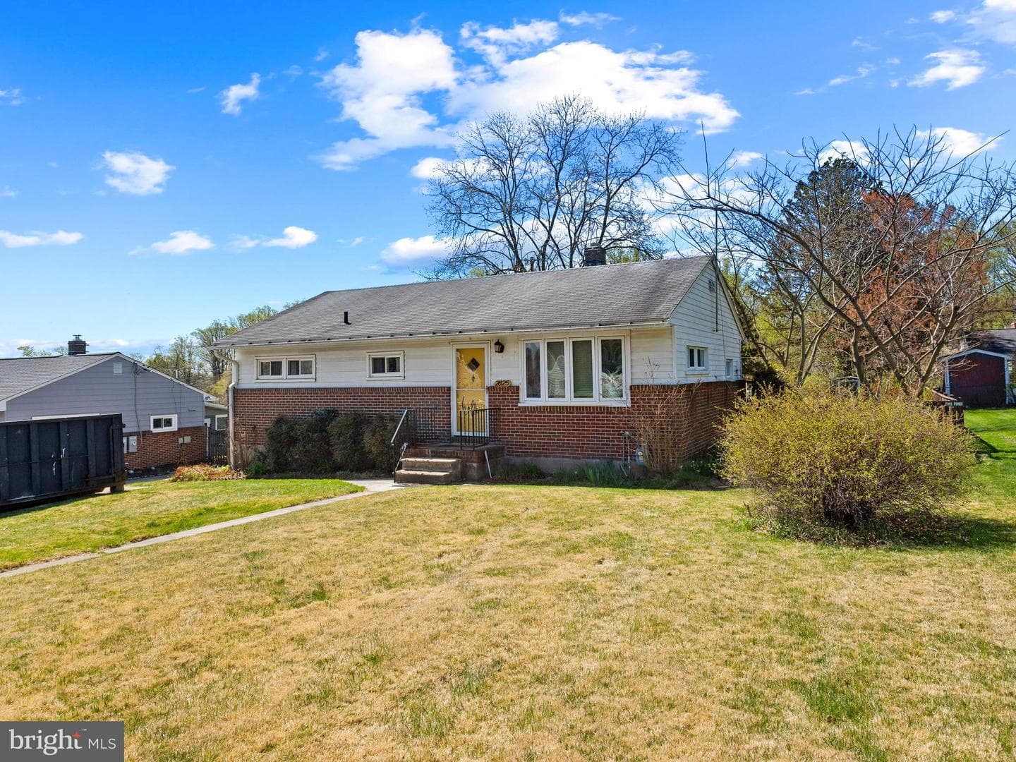 2825 Erie Avenue photo 2