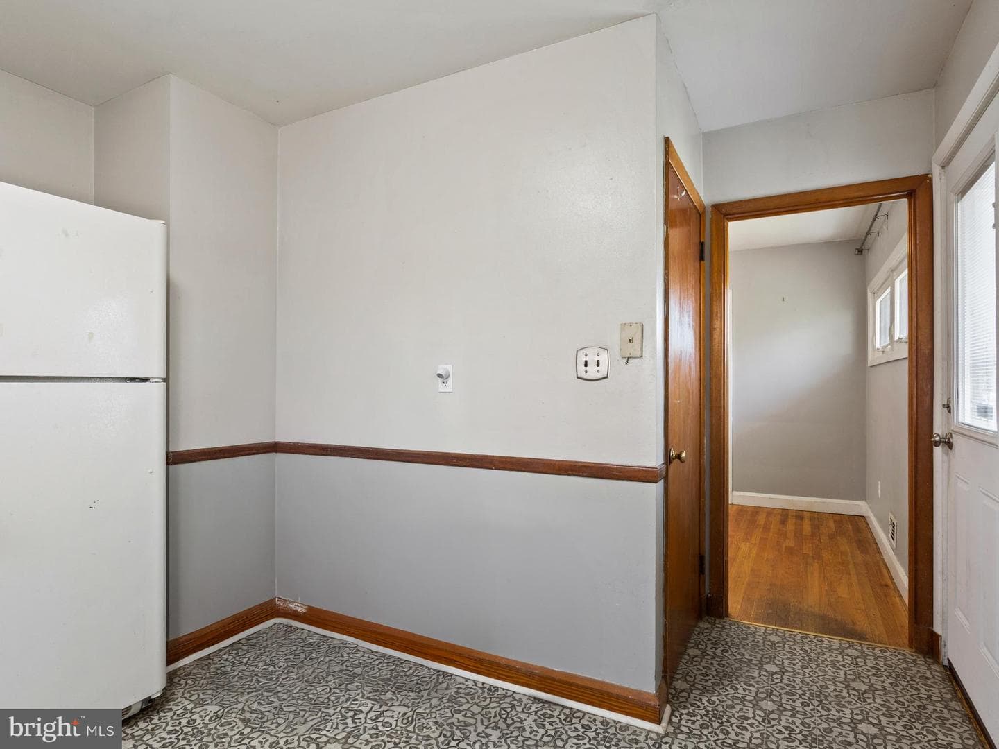 2825 Erie Avenue photo 8